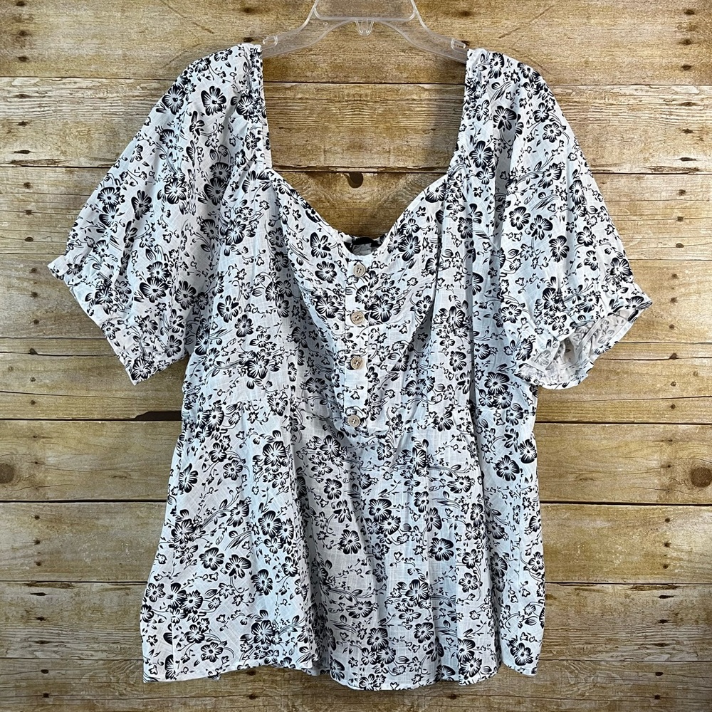 BloomChic Women’s White Navy Print Cotton Flowers Button Detail Top Blouse 18-20